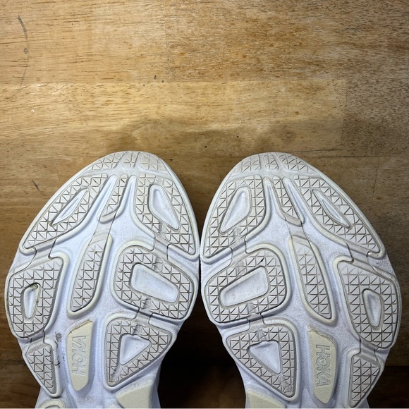 Hoka One One Bondi 8 REFLECTIVE Womens Size 8 Running Shoes Sneakers White - Picture 11 of 13